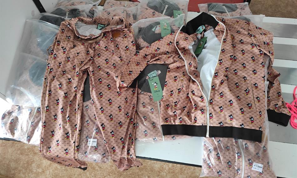 2020-8-26-922gucci oblečení.jpg